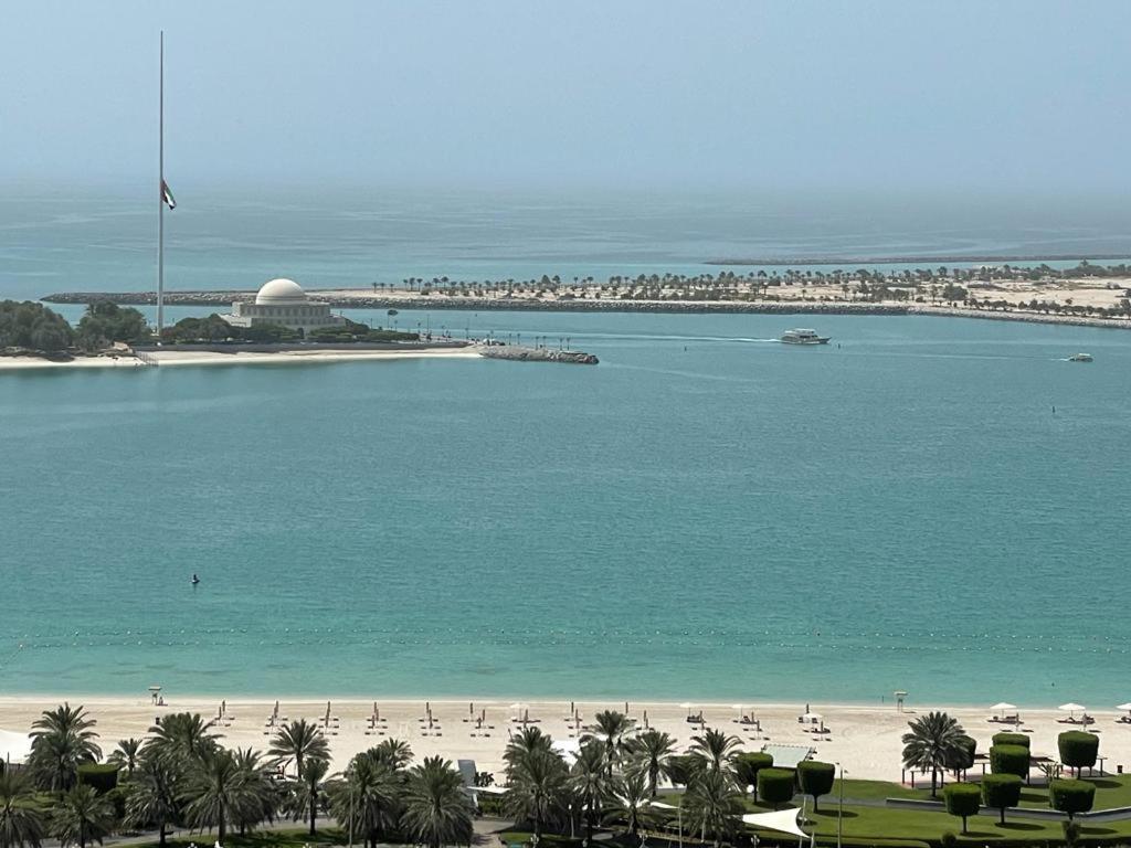 Cornish See View Apartment Abu Dhabi Exterior photo